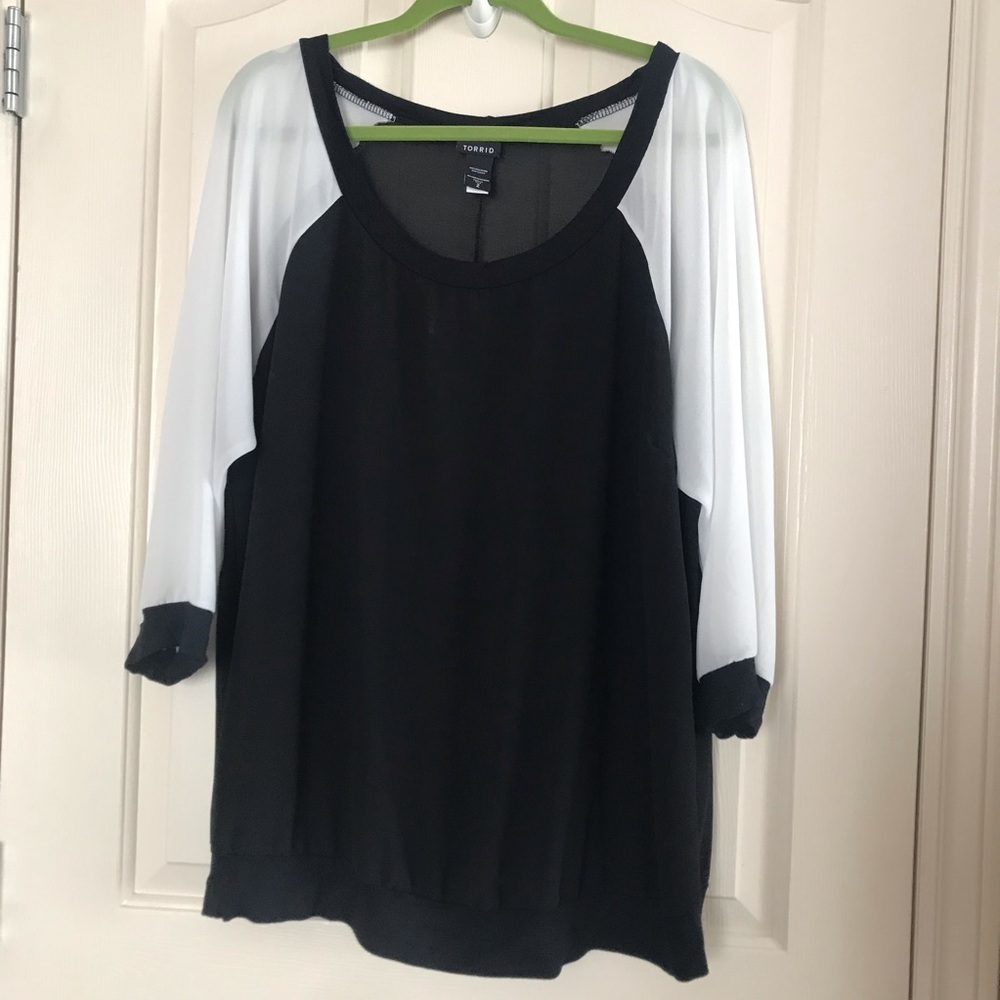 Torrid Black and White Chiffon Classic Fit Blouse  Size 2X